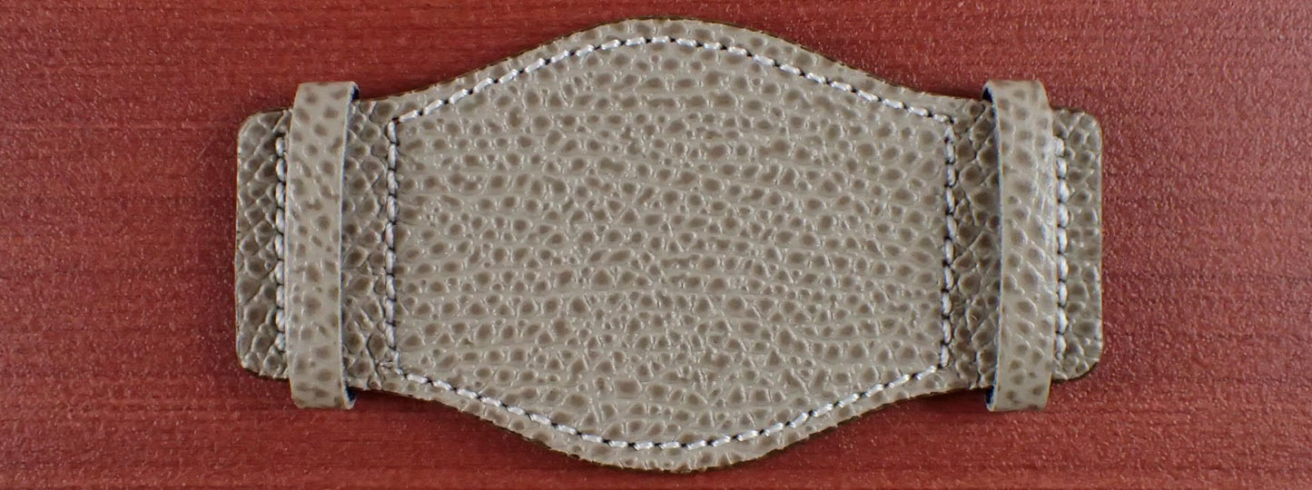 DEGERMANN DAUPHIN Embossed calf <tc>Pad</tc> (Oyster Gray)