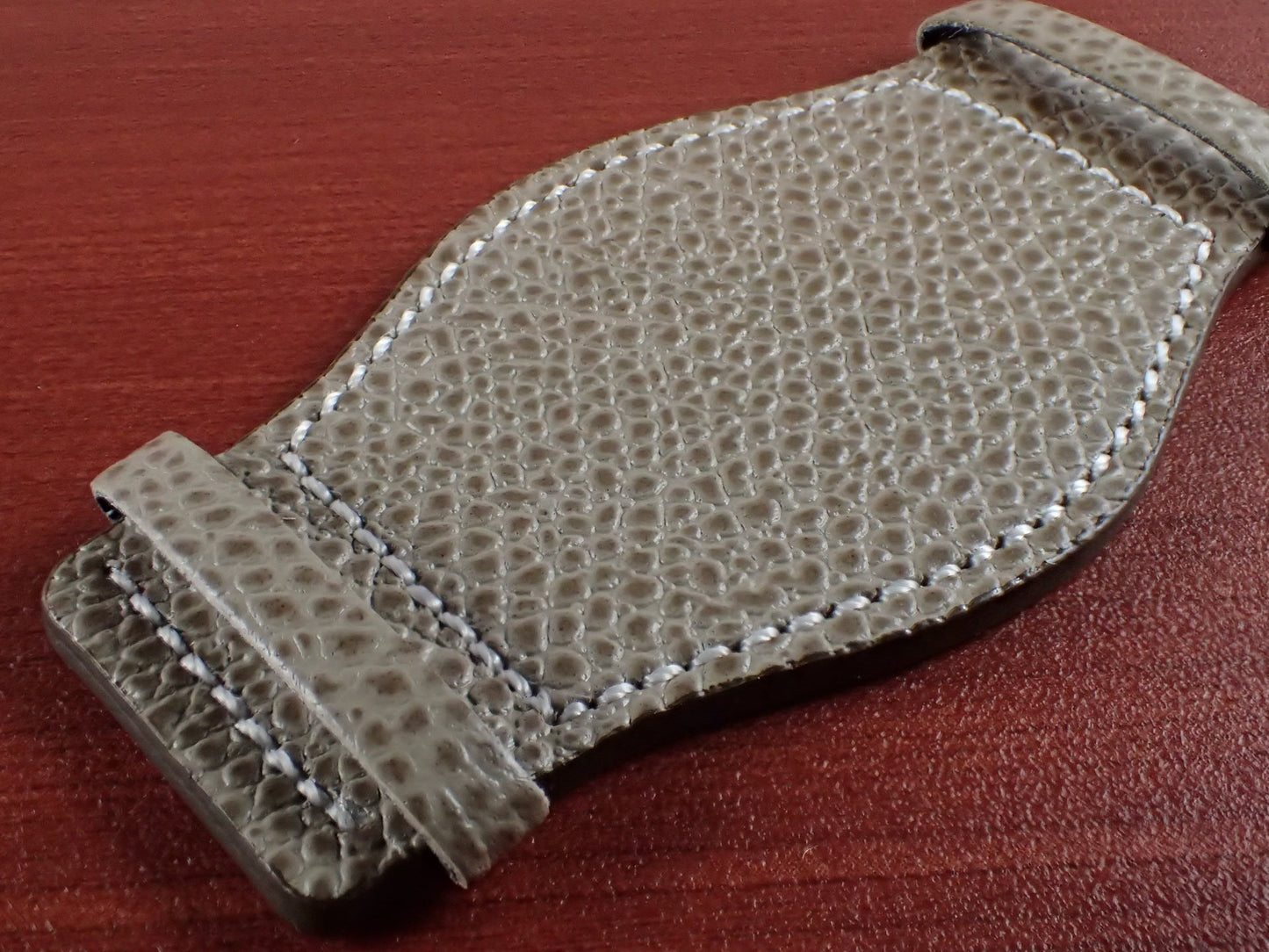 DEGERMANN DAUPHIN Embossed calf <tc>Pad</tc> (Oyster Gray)