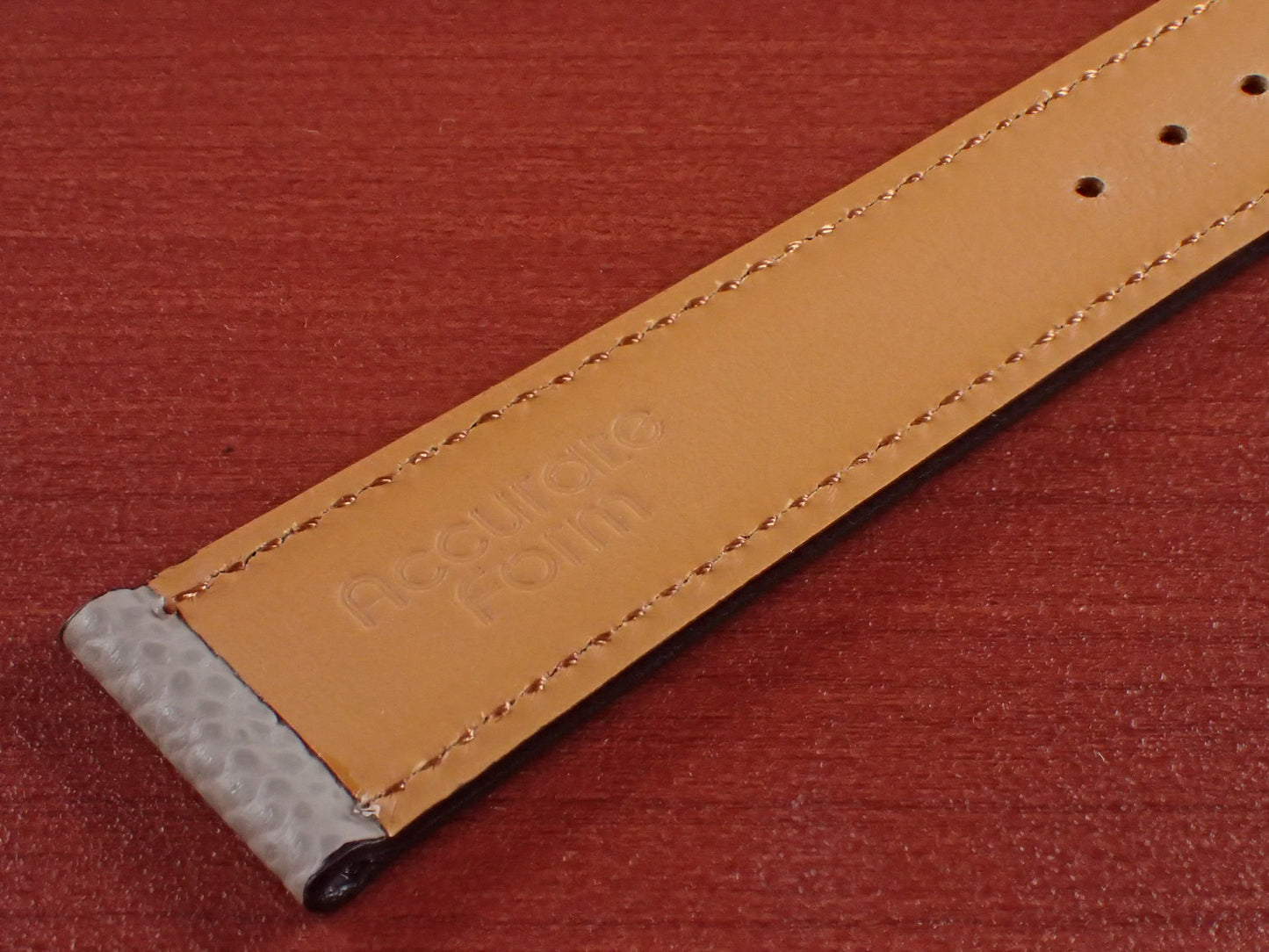 <tc>HAAS Derby French Embossed calf STRAP (Tourterlle)</tc>