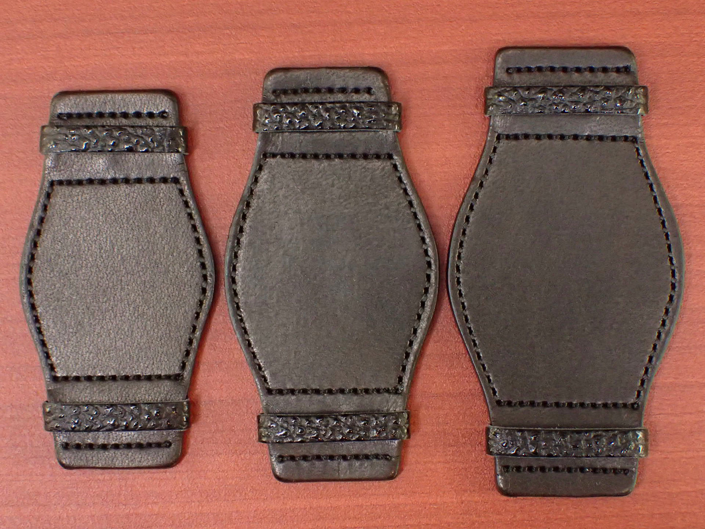 台座 HIMEJI KUROZAN Japanese Cowhide LEATHER (Black)