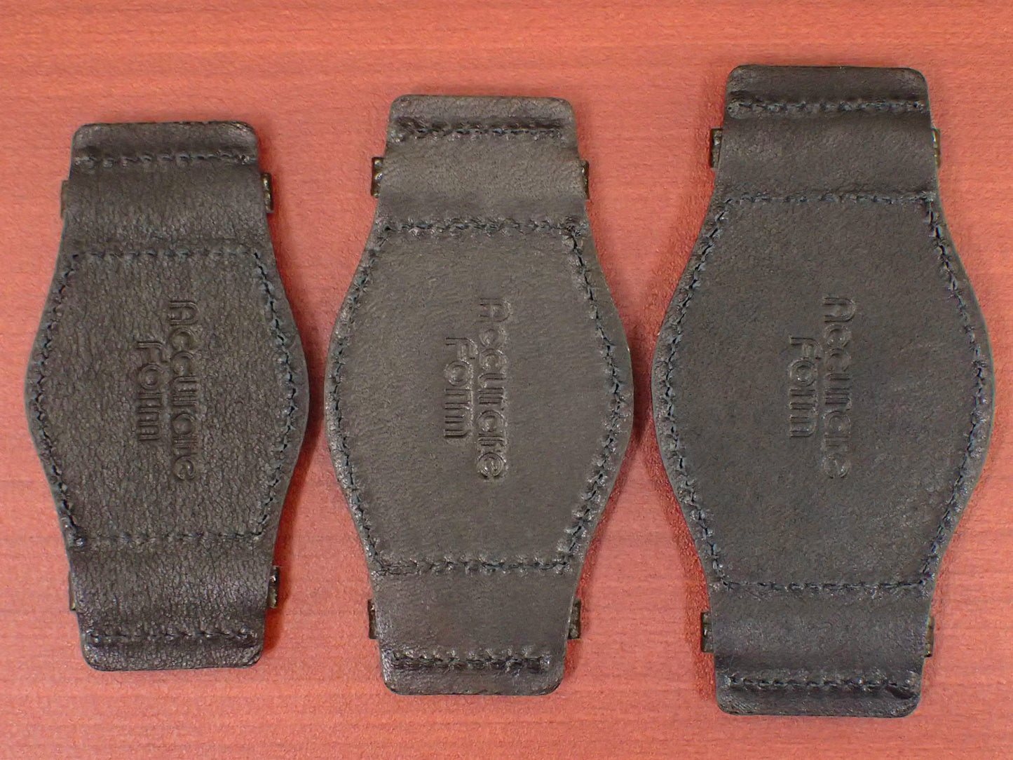 台座 HIMEJI KUROZAN Japanese Cowhide LEATHER (Black)