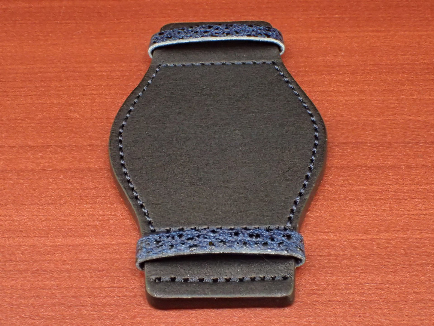 <tc>Leather Pad HIMEJI KUROZAN Japanese Cowhide LEATHER (Indigo)</tc>