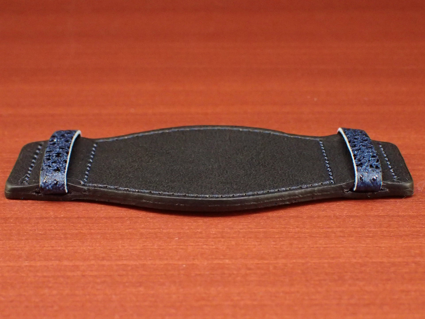 <tc>Leather Pad HIMEJI KUROZAN Japanese Cowhide LEATHER (Indigo)</tc>