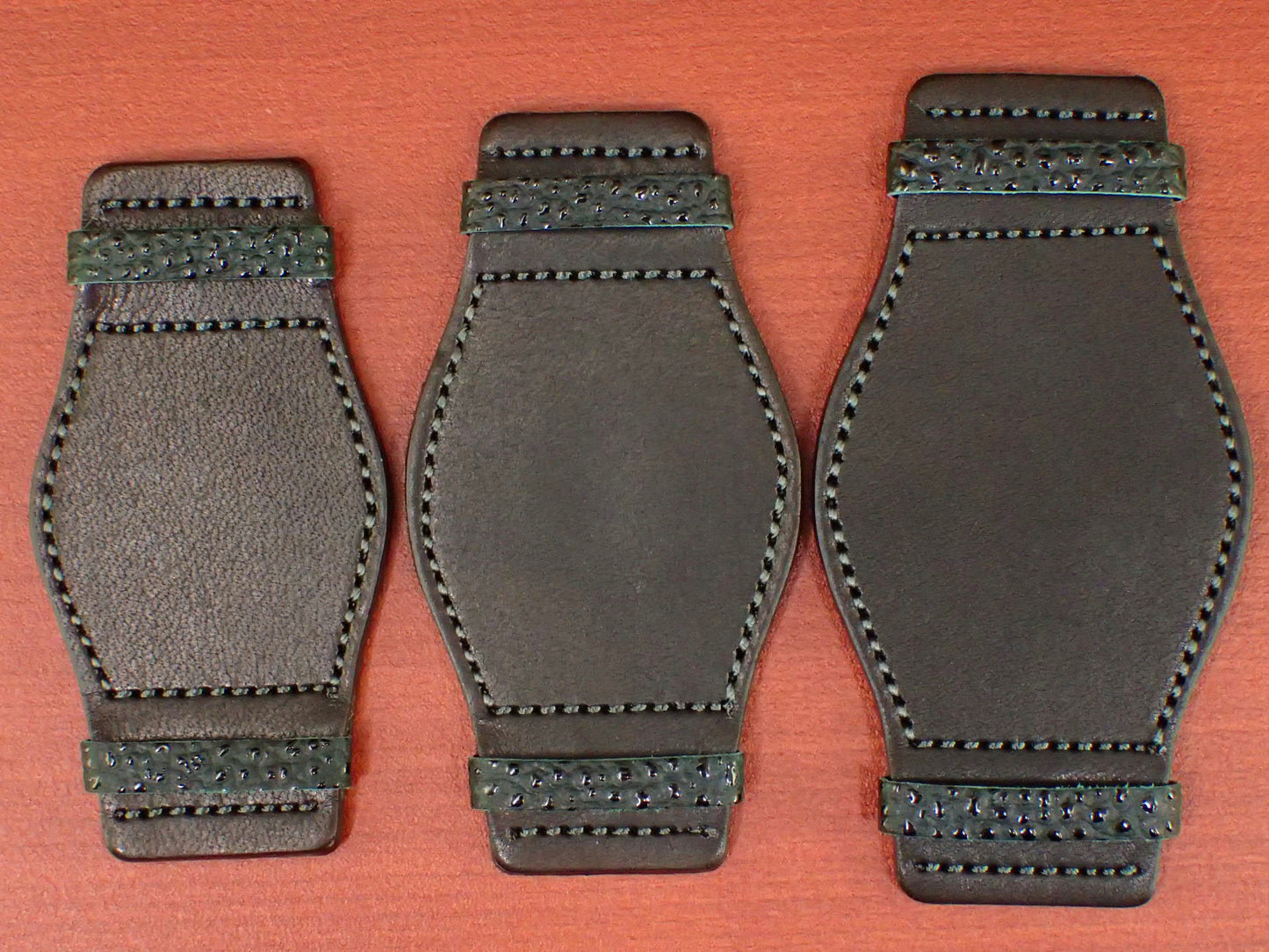 <tc>Leather Pad HIMEJI KUROZAN Japanese Cowhide LEATHER (Green)</tc>