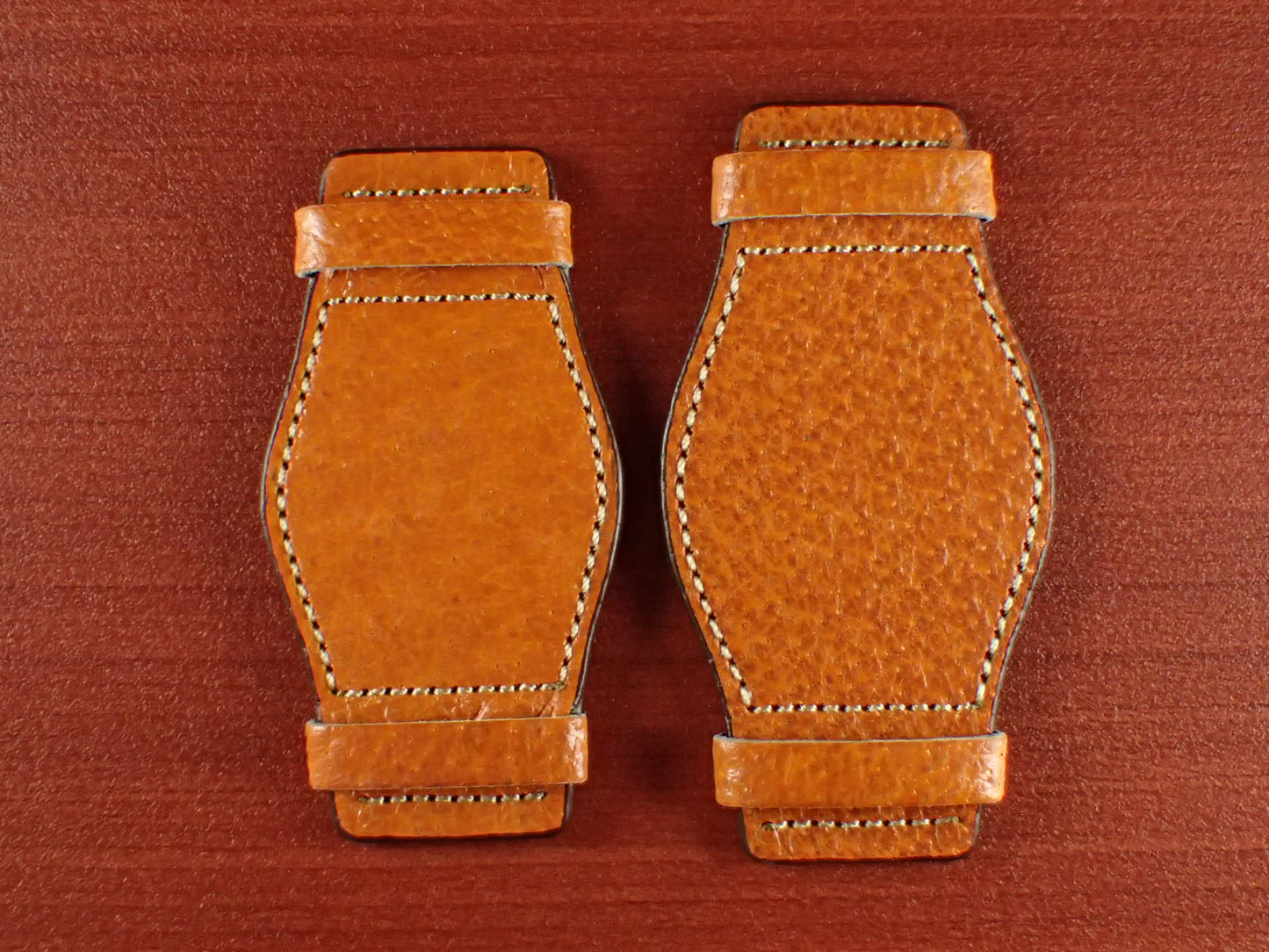 台座 Japanese Pigskin Leather(Gold Brown)