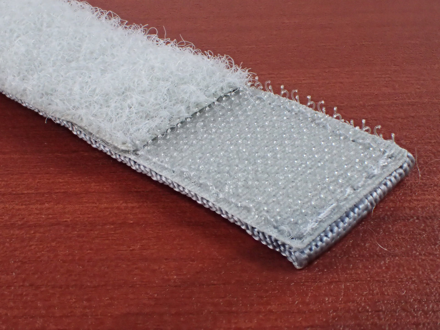 Accurate Form・H.A.L. STRAP (light gray)