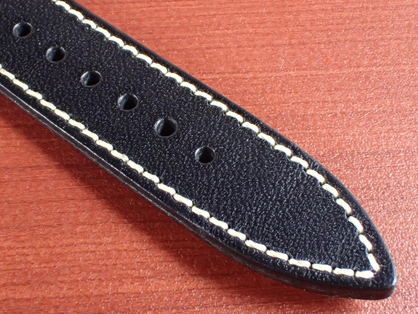 <tc>Lo Stivale BULGARO Shoulder Leather strap (Black)
</tc>