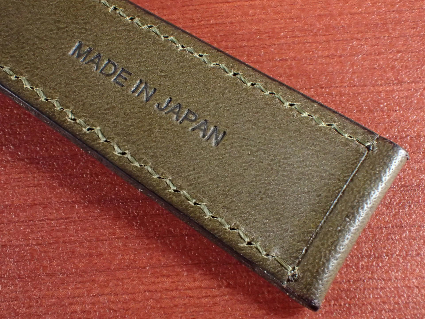 <tc>Lo Stivale BULGARO Shoulder Leather strap (Olive)
</tc>