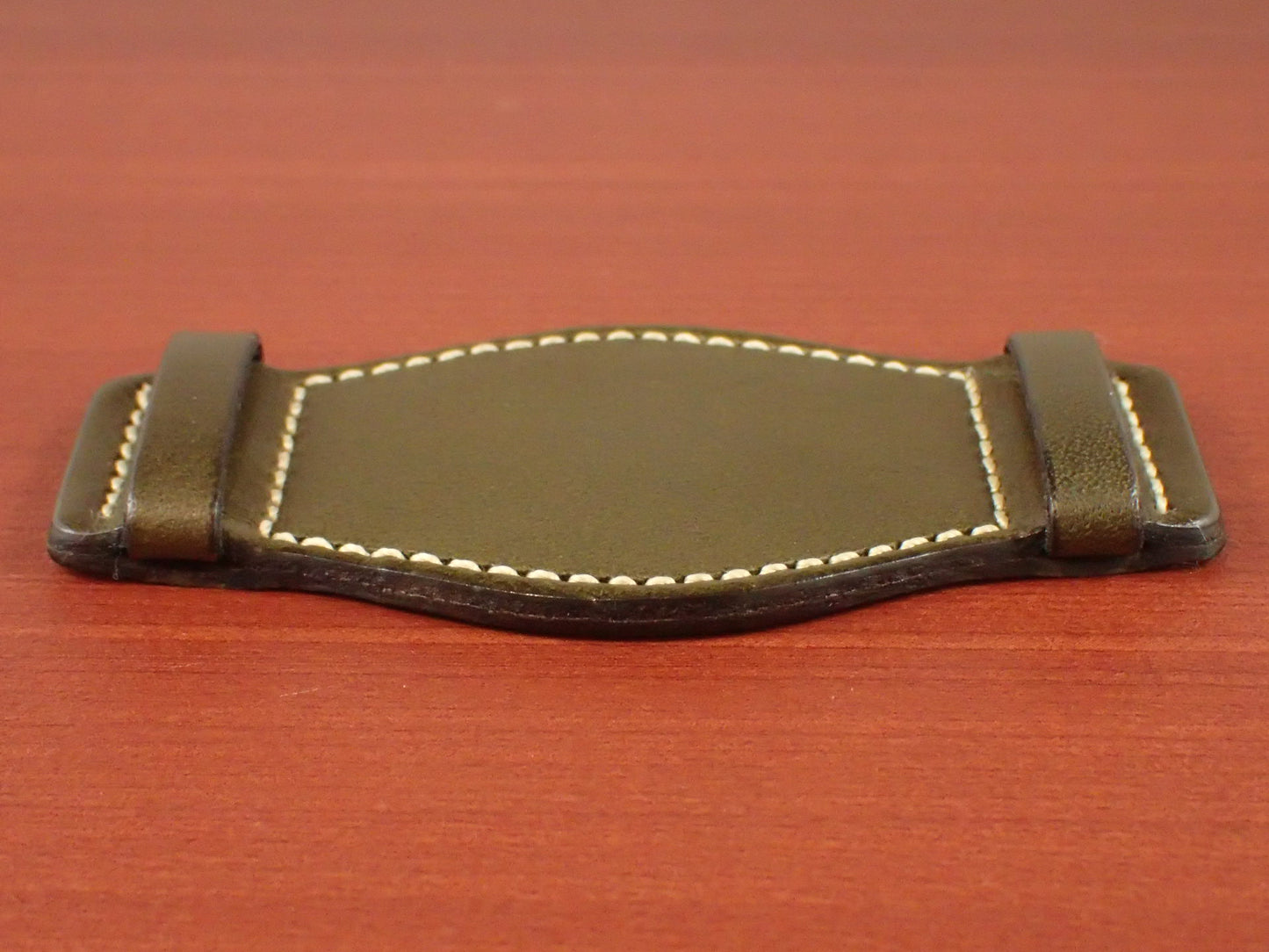 <tc>Leather Pad Lo Stivale BULGARO Shoulder Leather (Olive)
</tc>