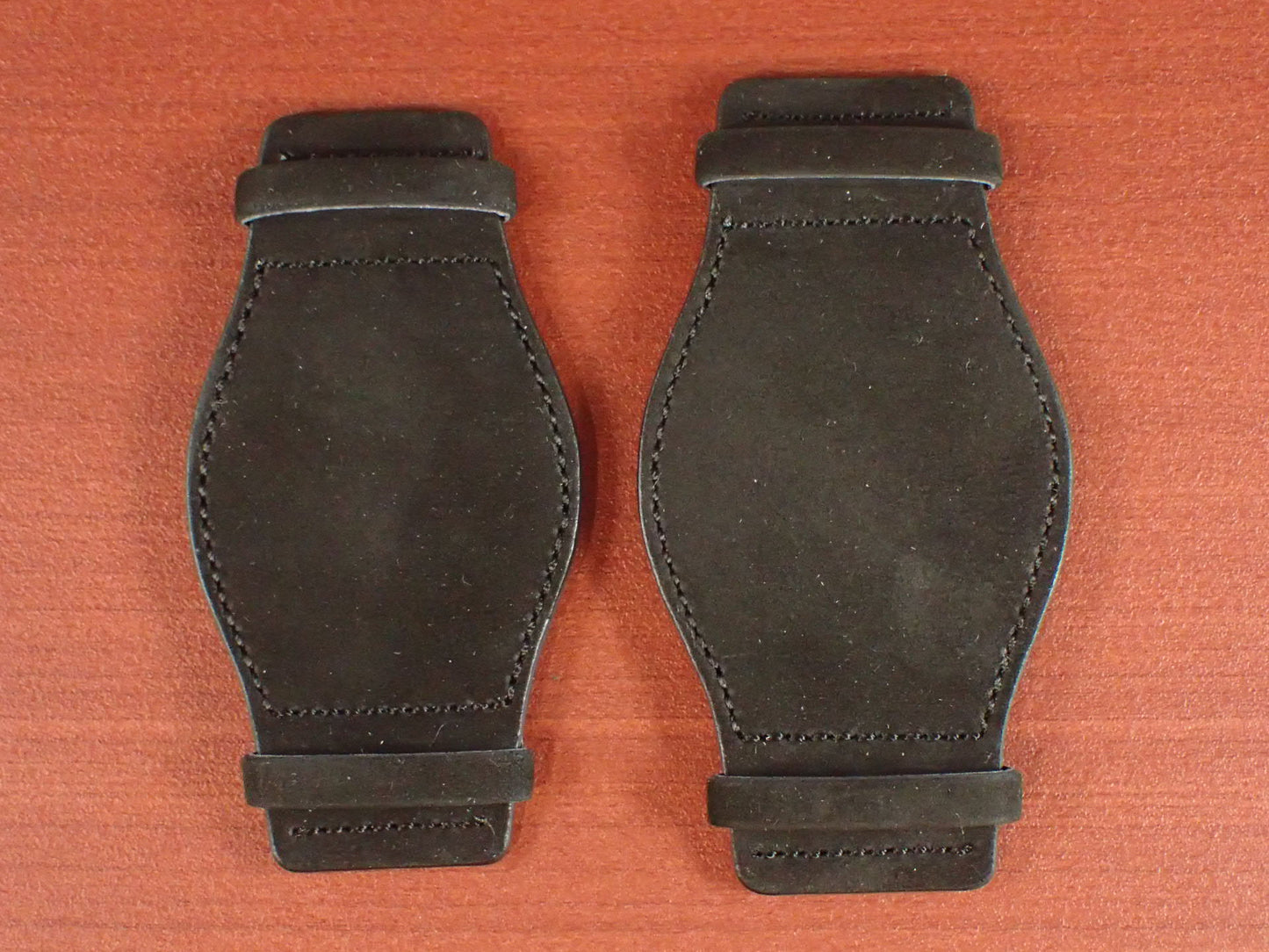 台座 【TURGUT】NUBUCK Queen(Black)