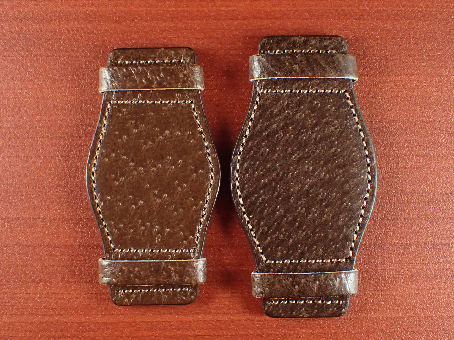 台座 Japanese Pigskin Leather(Brown)