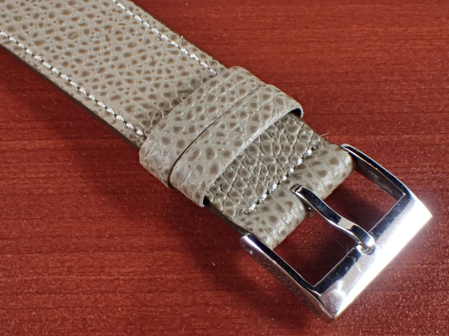 <tc>DEGERMANN DAUPHIN Embossed calf STRAP (Oyster Gray)</tc>