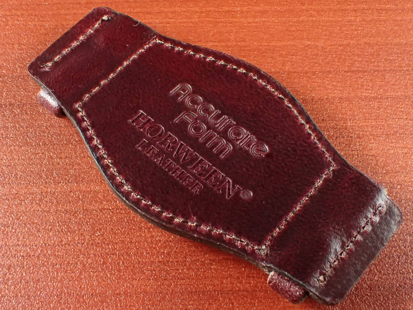<tc>Leather Pad HORWEEN CHROMEXCEL (burgundy)</tc>