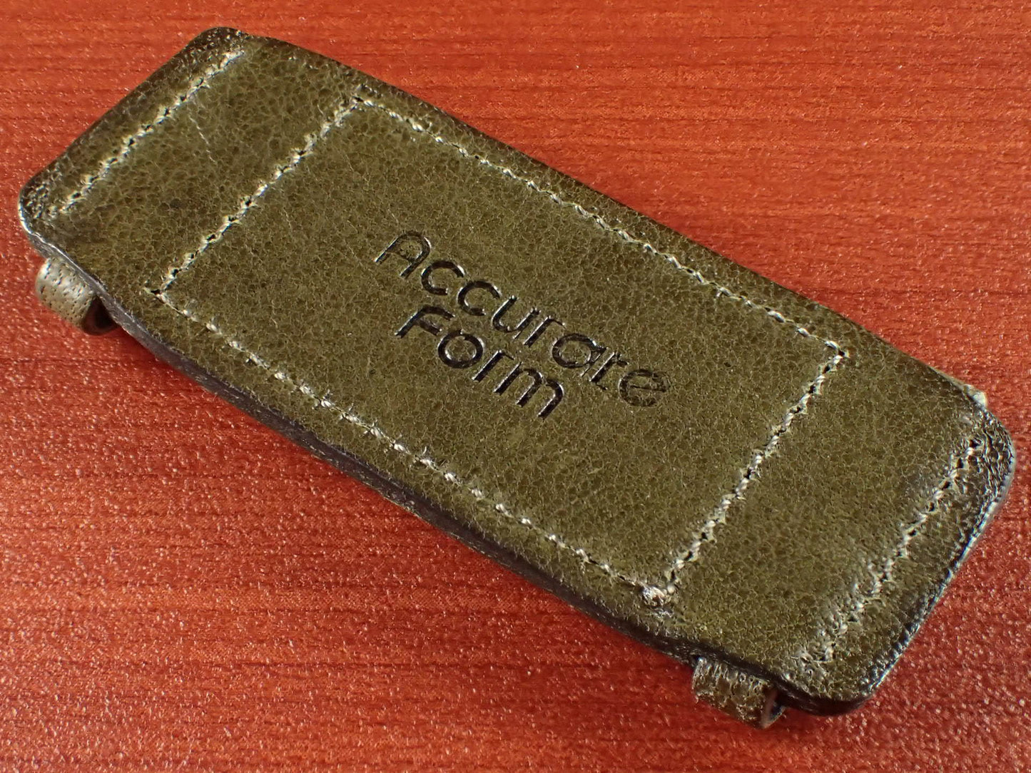 <tc>Leather Pad JAPANESE COWHIDE LEATHER for Rectangular Watch (olive)</tc>