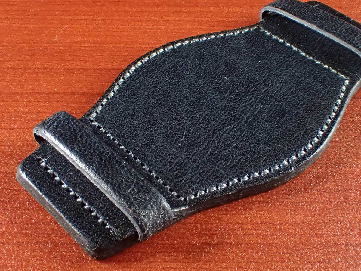 <tc>Leather Pad JAPANESE COWHIDE LEATHER (Navy)</tc>