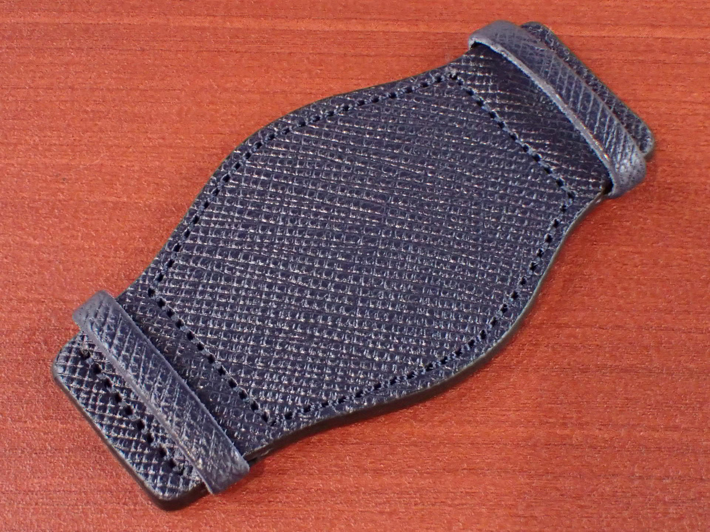 ALRAN Saffian Embossed Goat Leather台座 (Indigo)