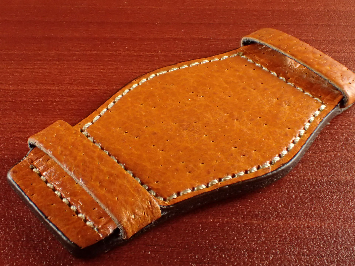 台座 Japanese Pigskin Leather（Gold Brown）