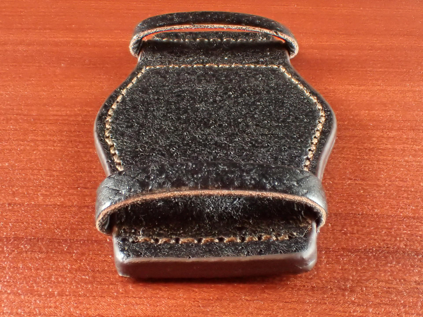 台座 Japanese Pigskin Leather（Black）