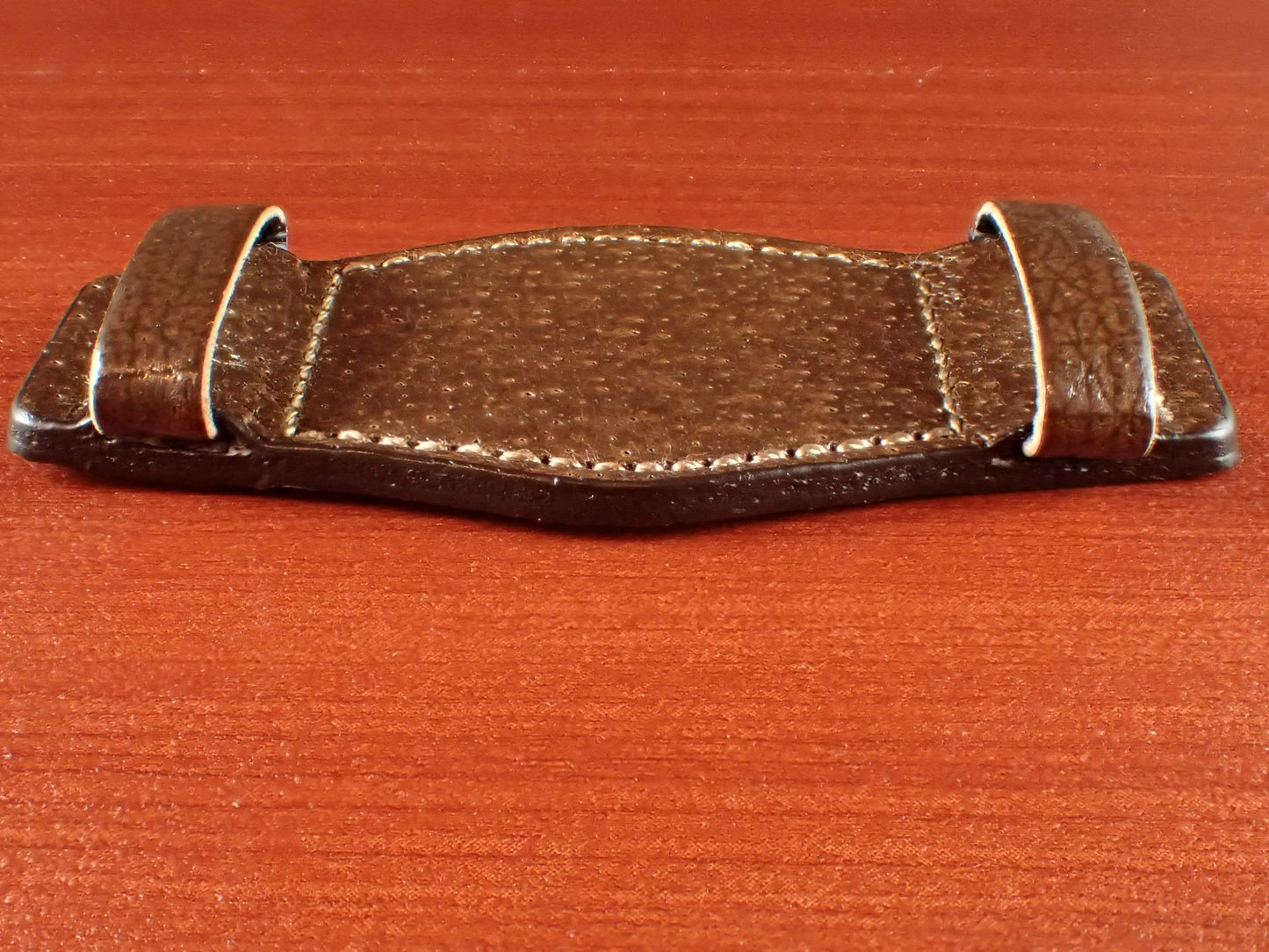 台座 Japanese Pigskin Leather（Brown）