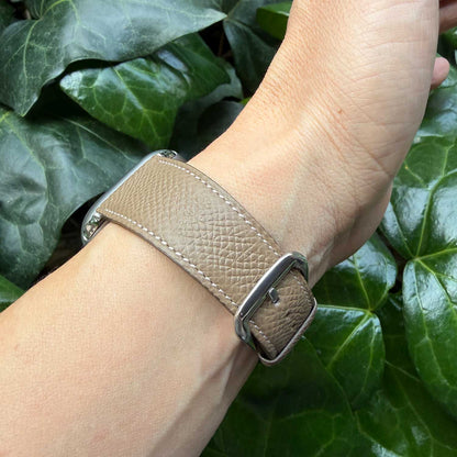 <tc>HAAS Derby French Embossed calf STRAP for Apple Watch (ETOUPE)</tc>