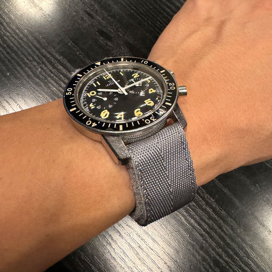 Accurate Form・H.A.L. STRAP (light gray)