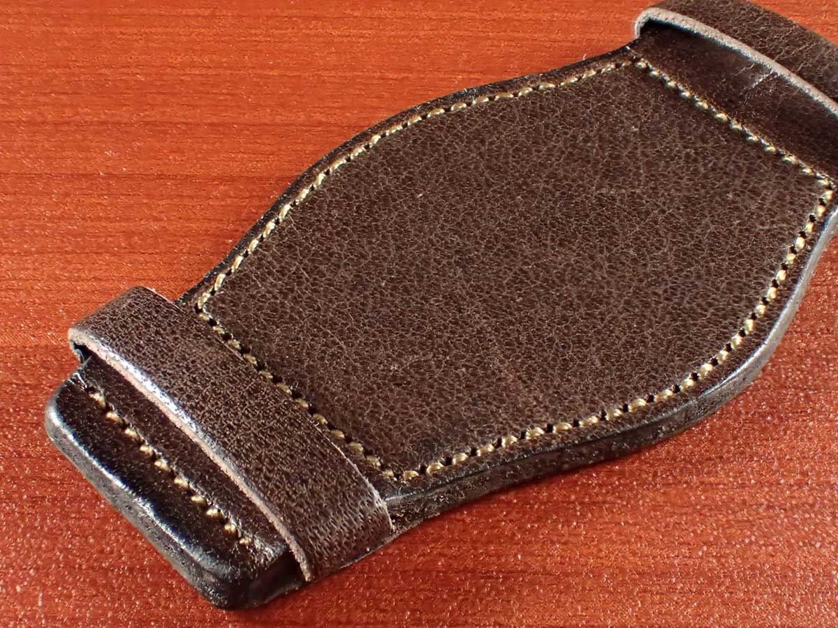 台座 JAPANESE COWHIDE LEATHER（ダークブラウン）